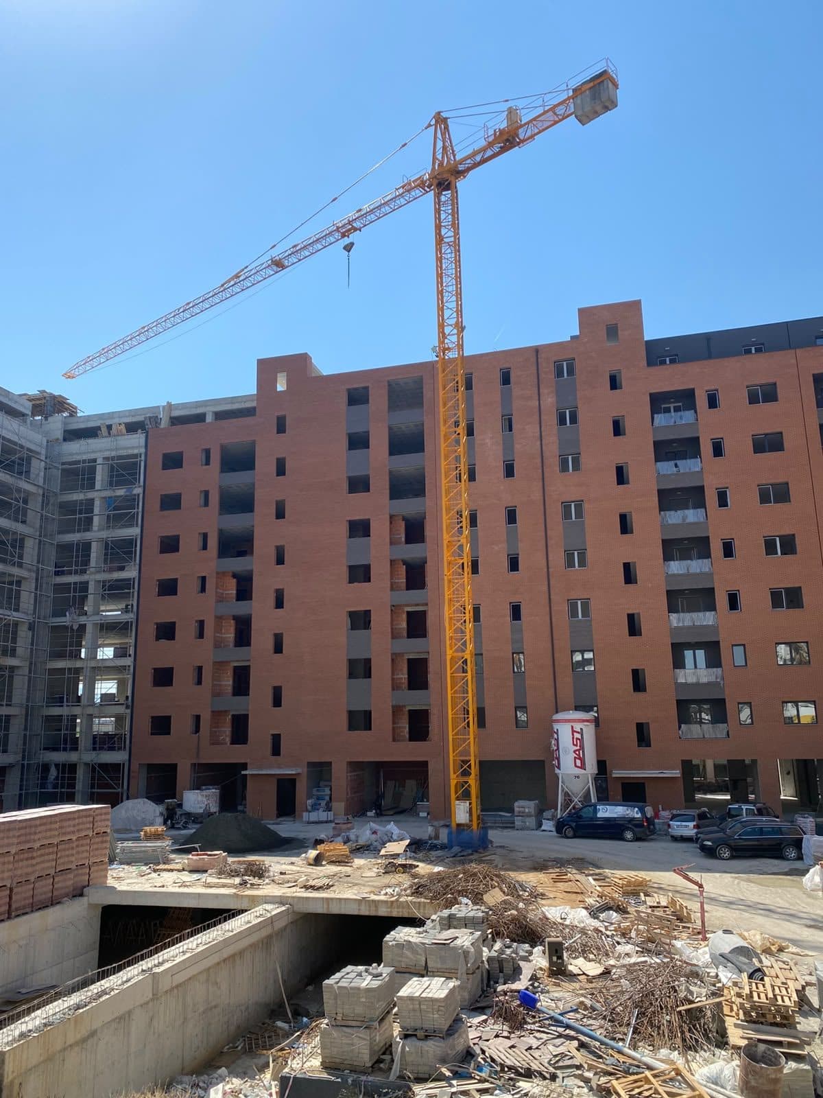 Shitet apartament 2+1+2 ne Kamez
