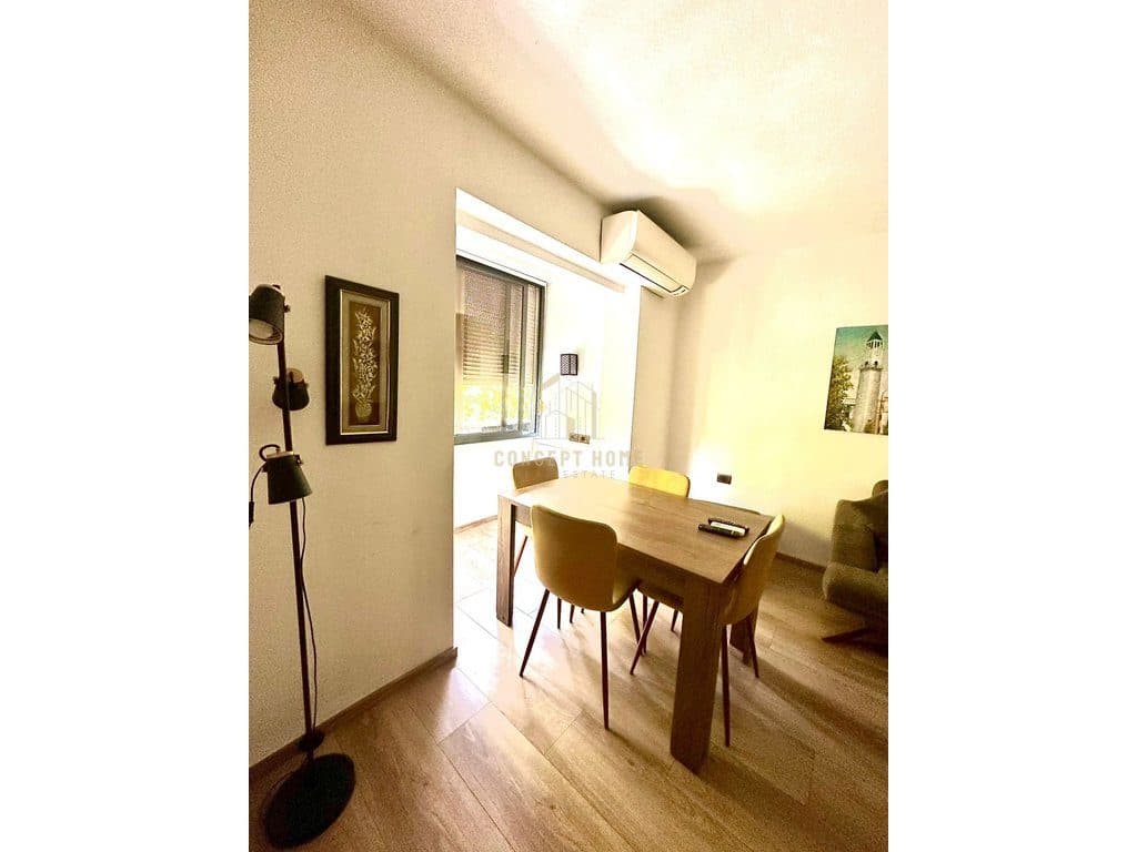 Shitet apartament 1+1 tek Zogu i Zi 3