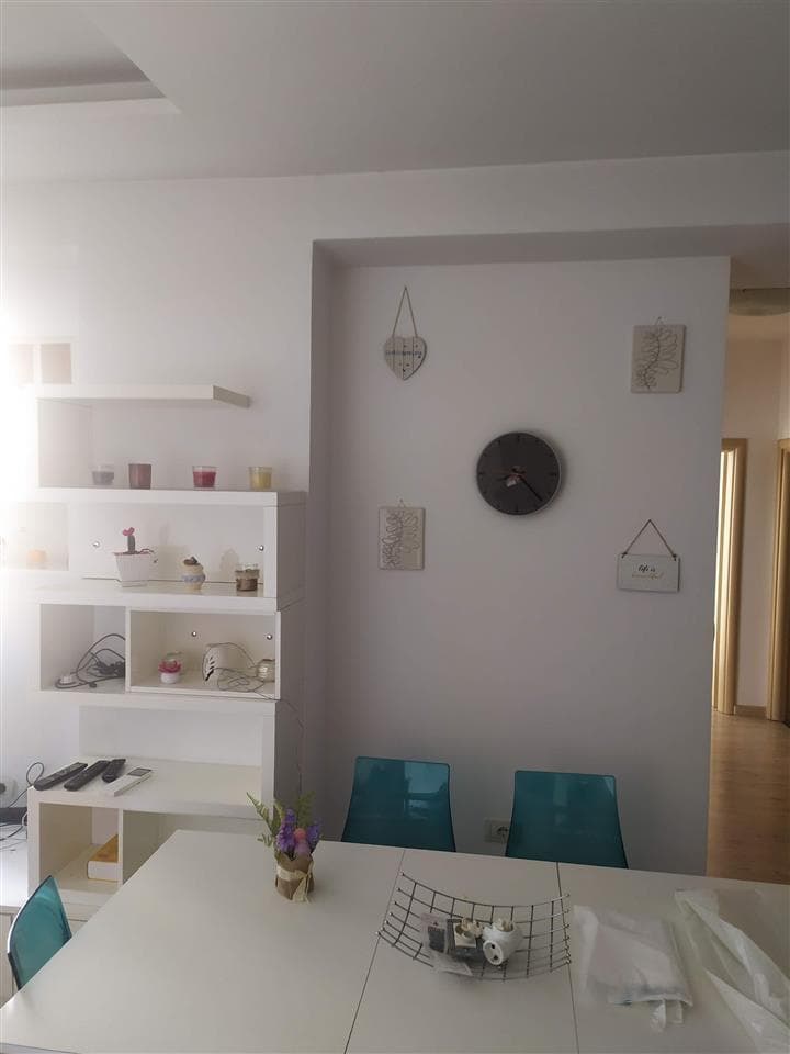 Jepet me qera apartament 2+1+2 Tek Komuna e Parisit, Kika 2 3