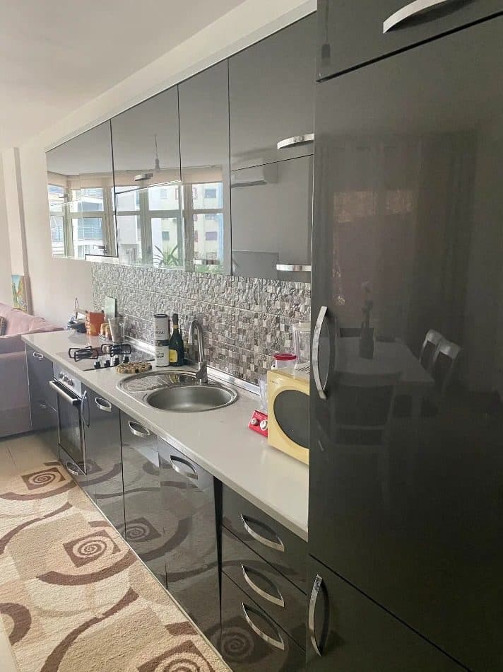 Shitet apartament 2+1+ 2 ne Yzberisht 2
