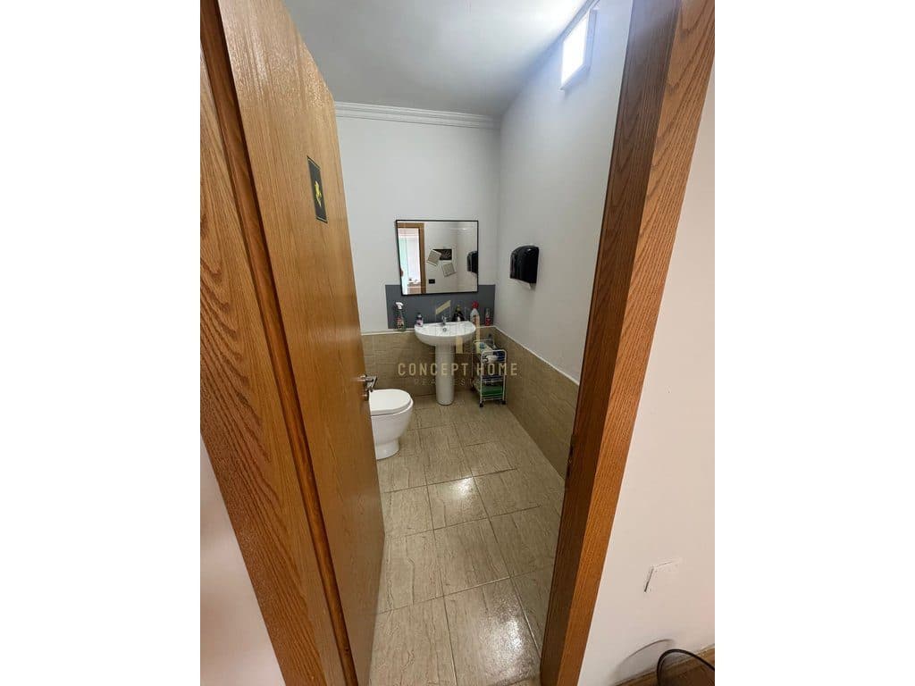 Dyqan 1+1 Me Qira në Komunën e Parisit, Tiranë - 400€ | 50 m² 3