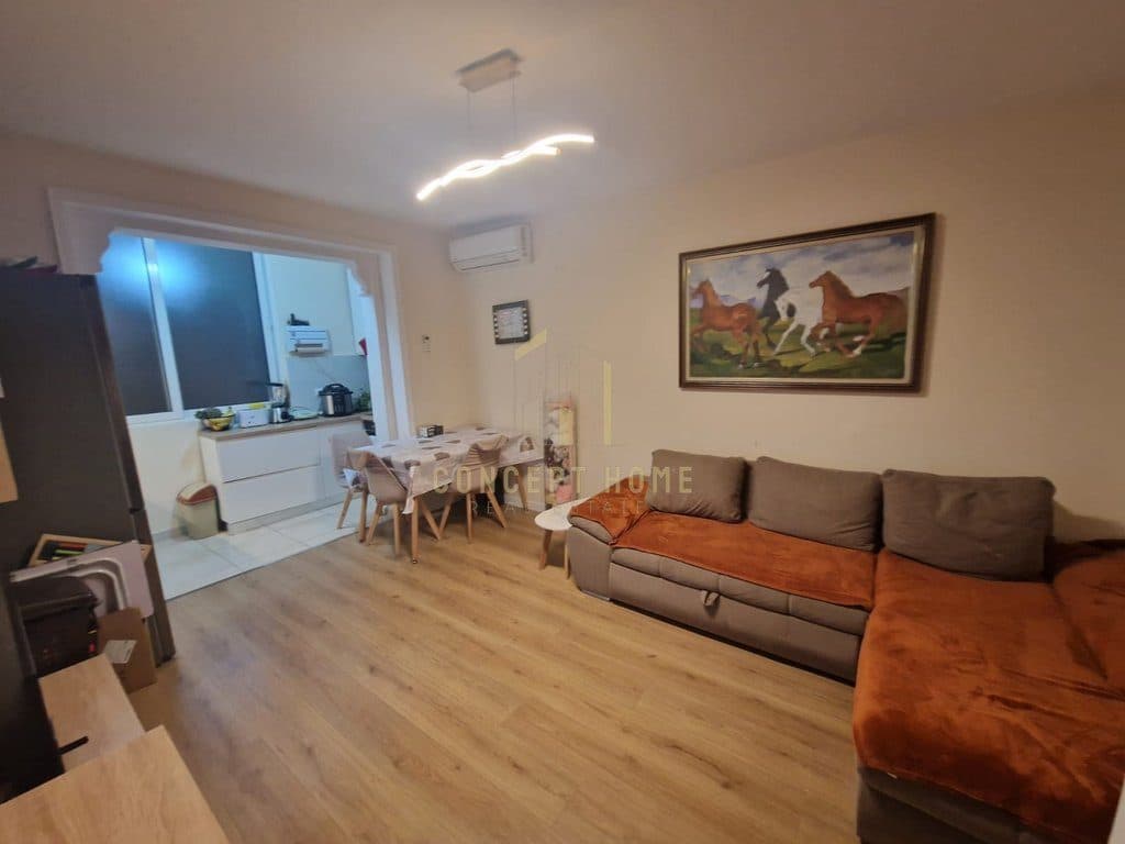 Shitet apartament 1+1 Prane Qendres se Tiranes, 50 m2