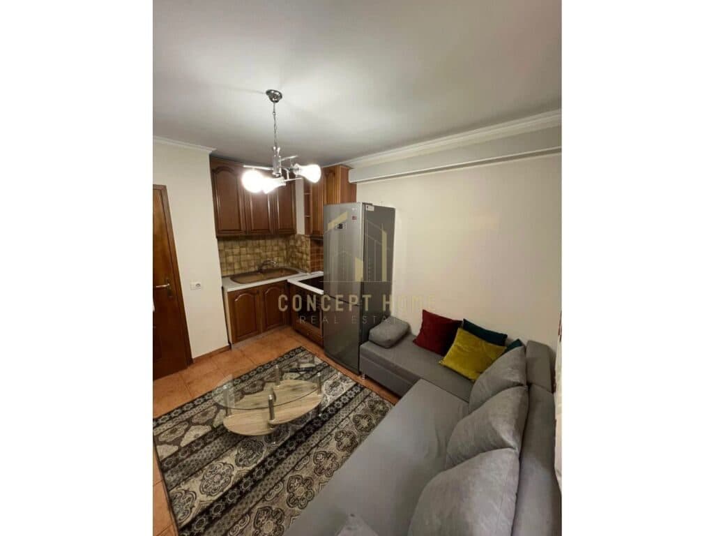 ?Jepet me qera apartament 1+1 tek "21 Dhjetori" 4