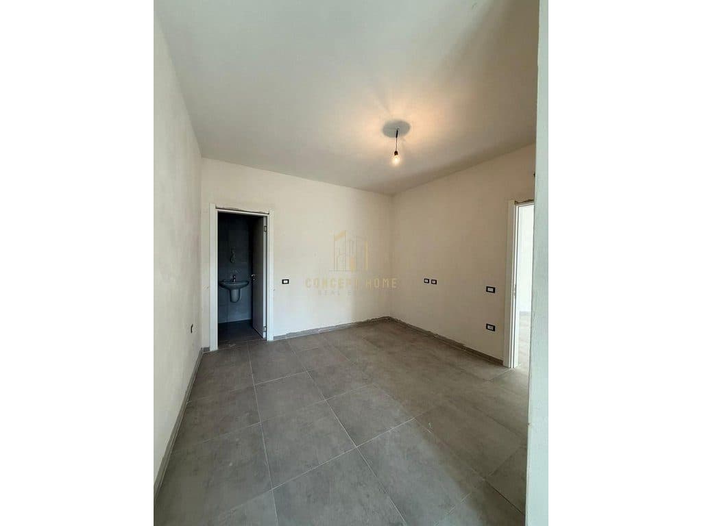 Shitet apartament 2+1+2+1 Liqeni i Thate !!! Met Invest 2