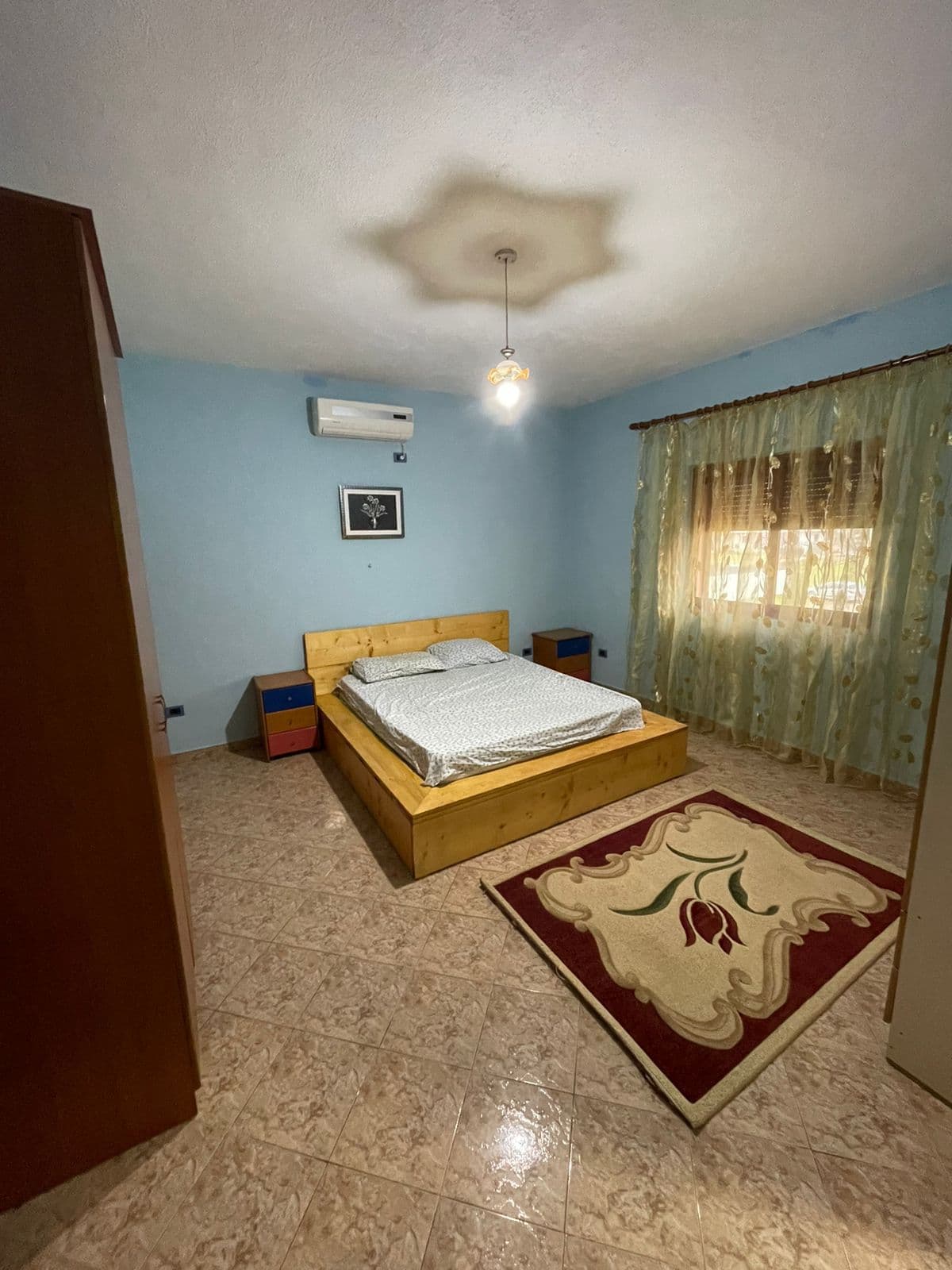 Jepet me qera shtepi 2+1+Parkim ne Astir Siperfaqe: 100m2 Kati i 2 (Shtepi Private) 3