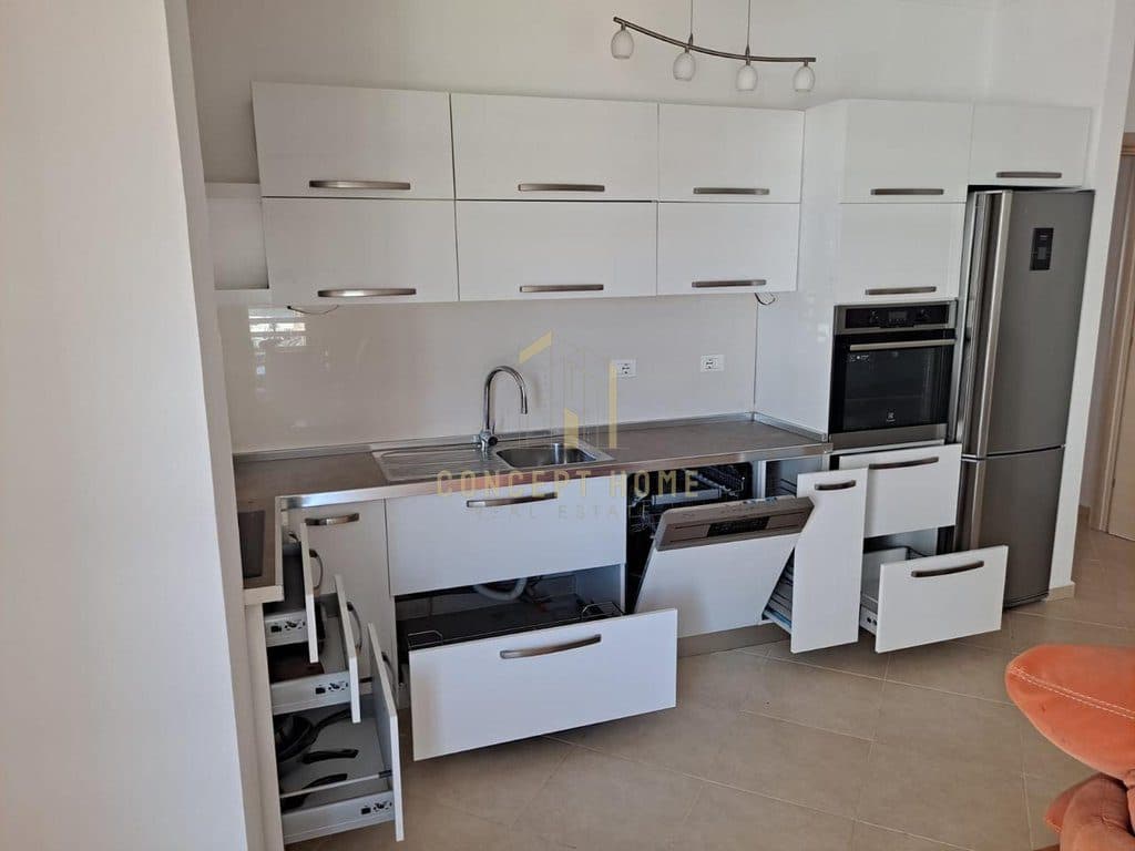 Shitet apartament 2+1 tek Liqeni i Thate. Liqeni Thate/Kopshti 4