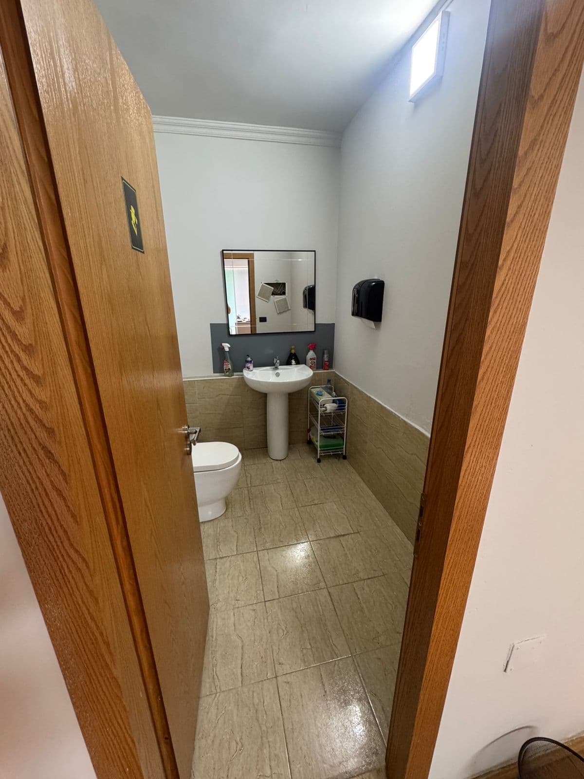 Dyqan 1+1 Me Qira në Komunën e Parisit, Tiranë - 400€ | 50 m² 3