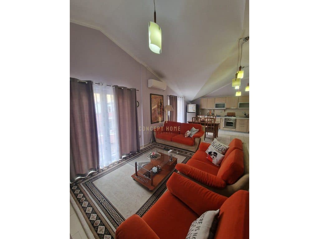 Jepet me qera apartament 3+1+3+P tek Komuna e Parisit, Siperfaqe 144 m2