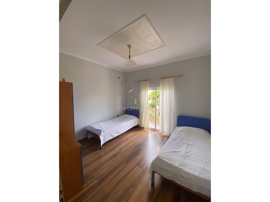 Jepet me qera apartament 3+1 ne Sauk 4