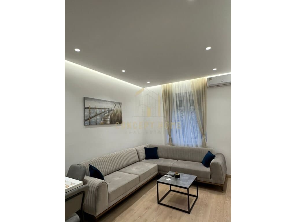 Jepet Apartament 1+1 me qera te Blloku 4