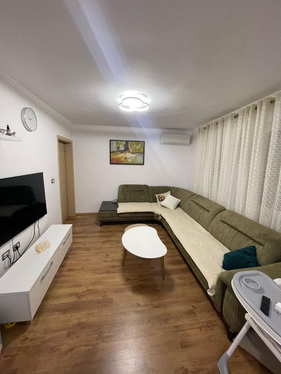 Jepet apartament me qera 2+1+2 prane Qendres 2