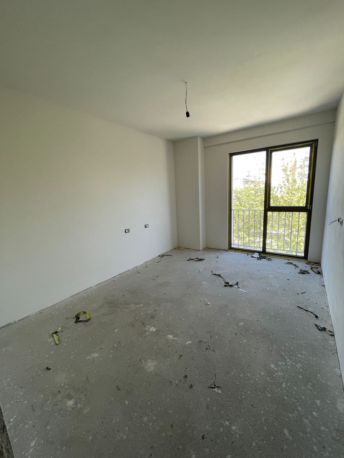 Shitet apartament 2+1+2 Laprak 4
