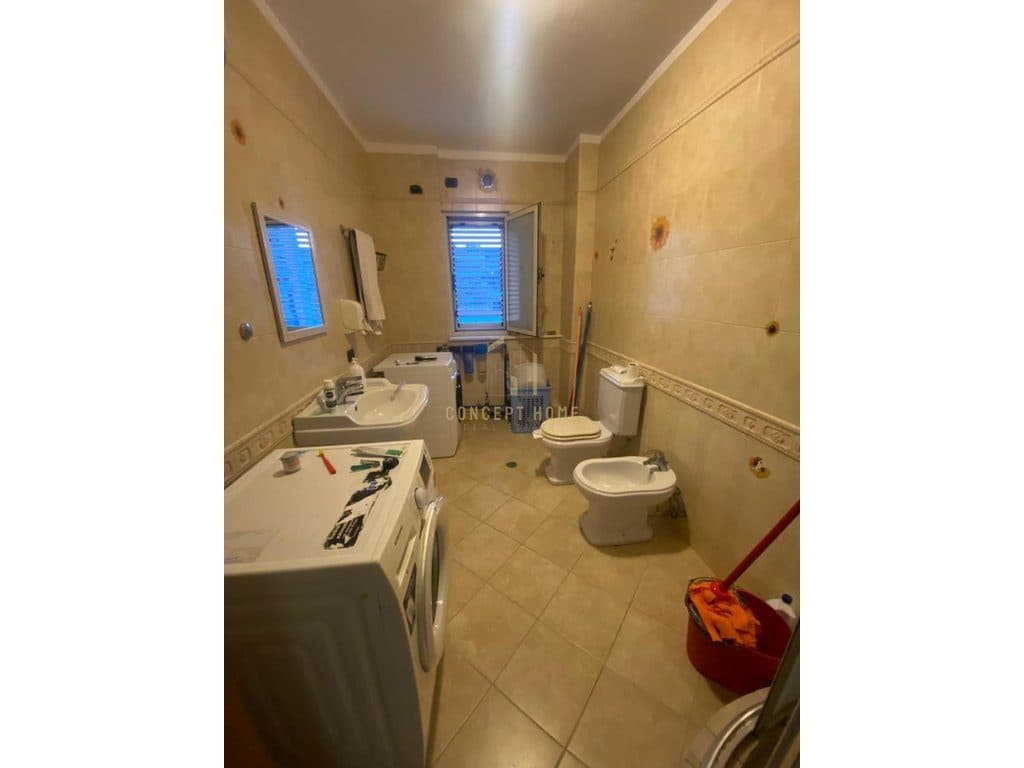 Jepet me qera apartament 2+1 tek Liqeni Artificial/80,000 leke 2
