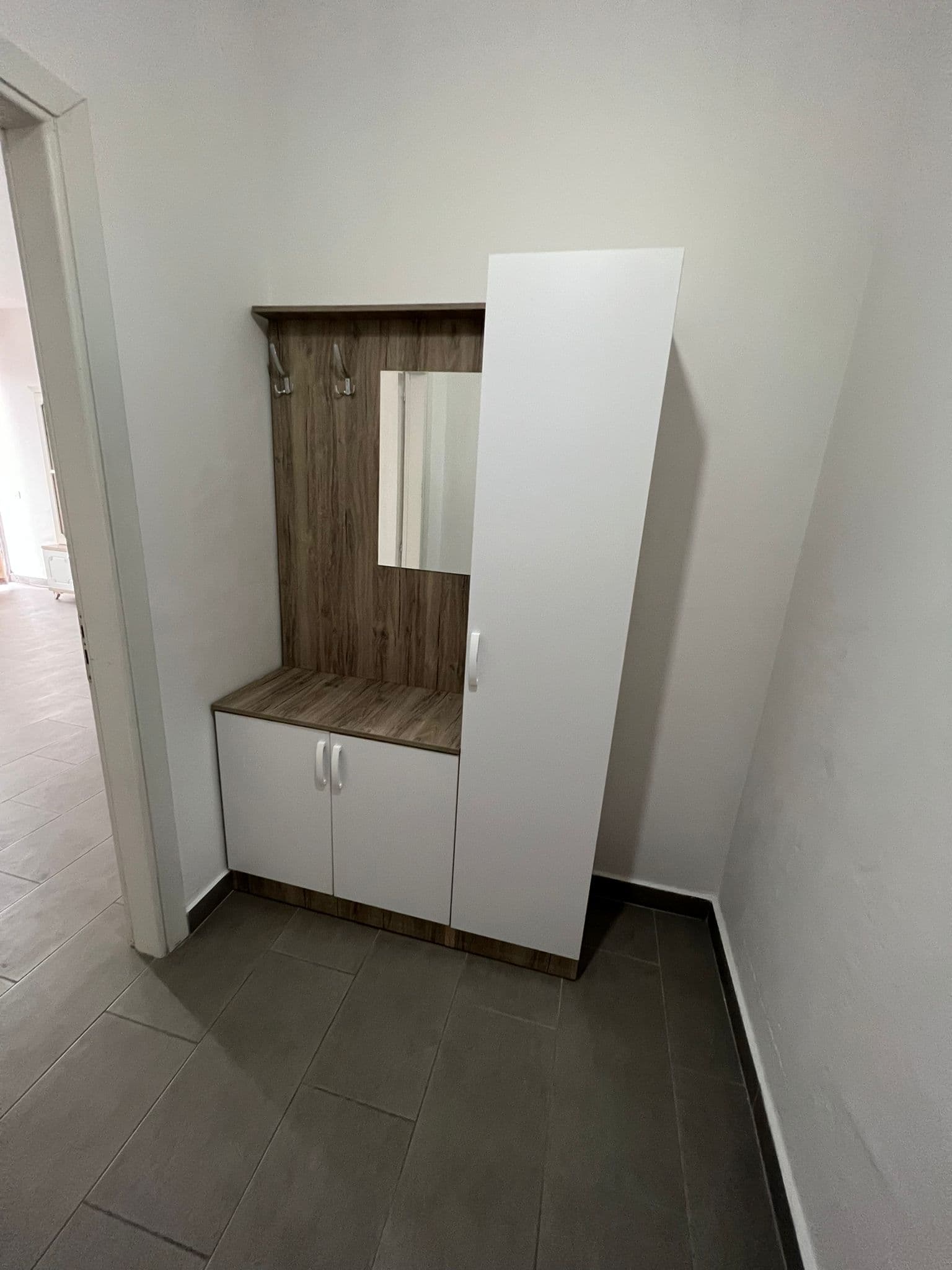 Shitet apartament 2+1 ne Kamez 3