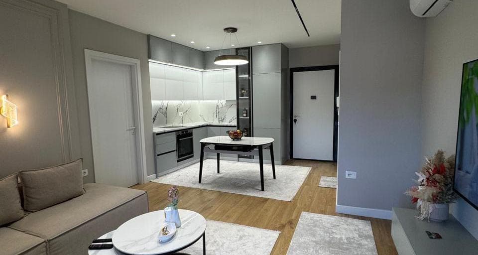 Shitet Super Apartament 1+1 tek Amerikan 3 2