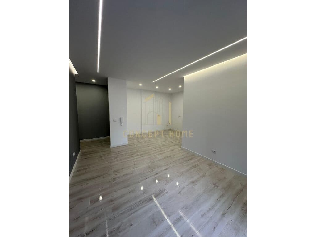 Shitet apartament 2+1+ post Parkimi , Bulevardi i Ri