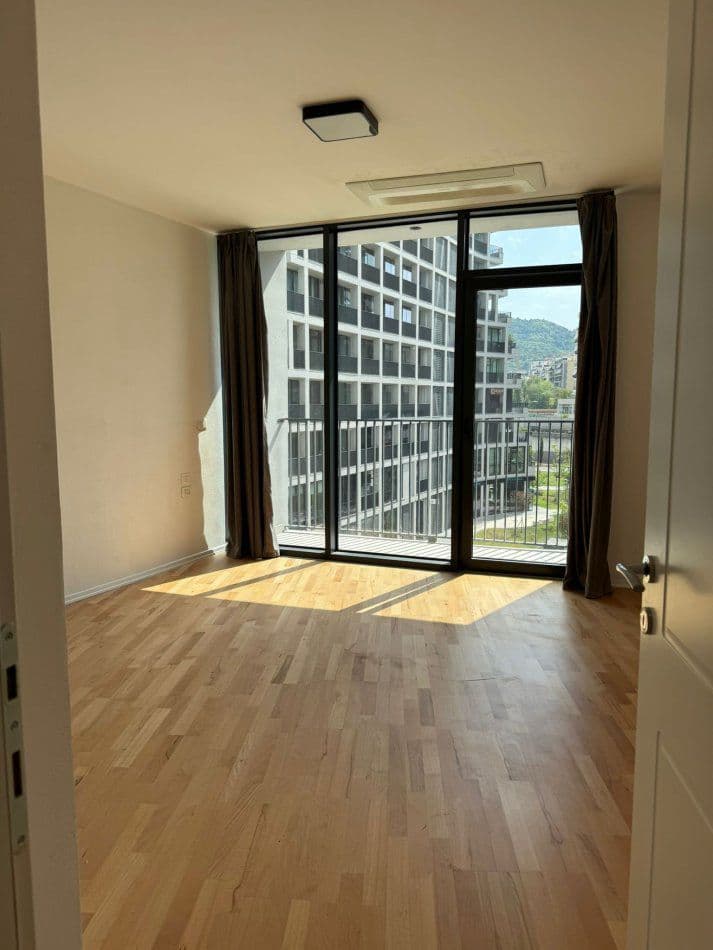 Jepet me qera apartament tek Lake View 2