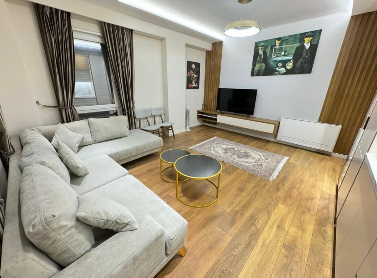 Super Apartament 2+1 me qira ne Qender te Tiranes