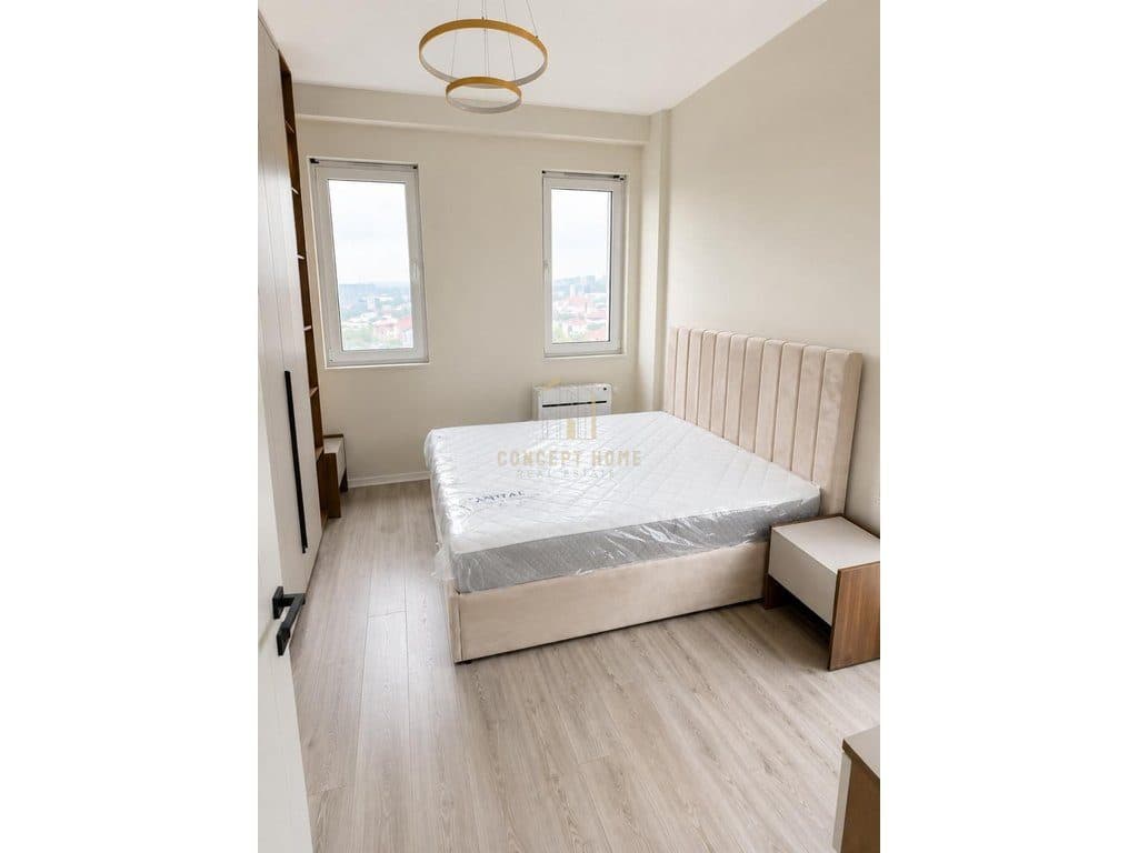 Jepet me qera apartament 1+1+ verande ne 4