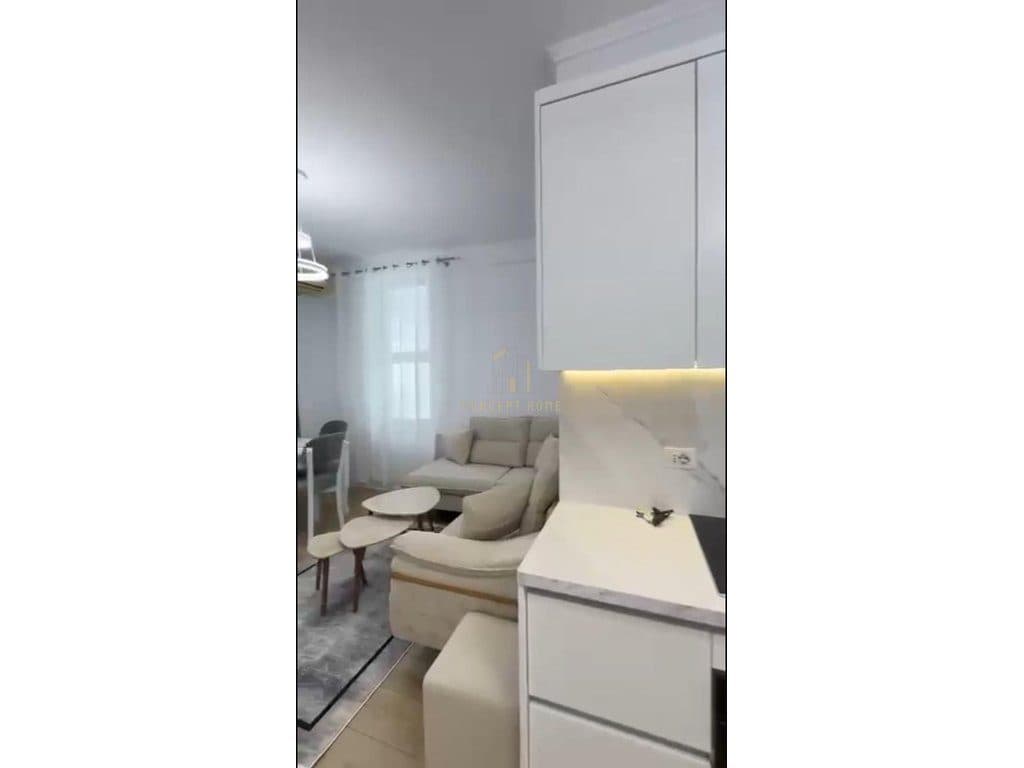 Shitet apartament 2+1 ne 3