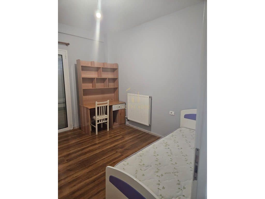 Jepet me qera apartament 3+1 tek Rruga e Elbasanit, Vilat Amerikane 4