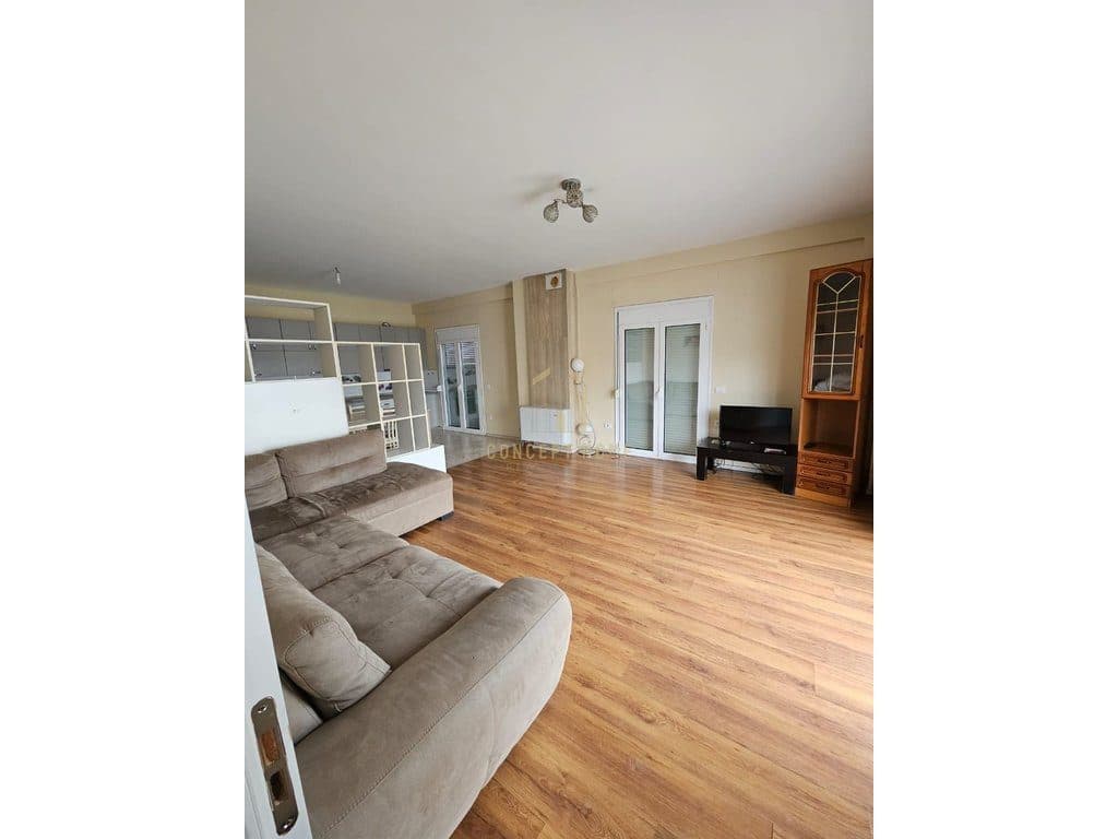 Jepet me qera apartament 3+1 tek Rruga e Elbasanit, Vilat Amerikane
