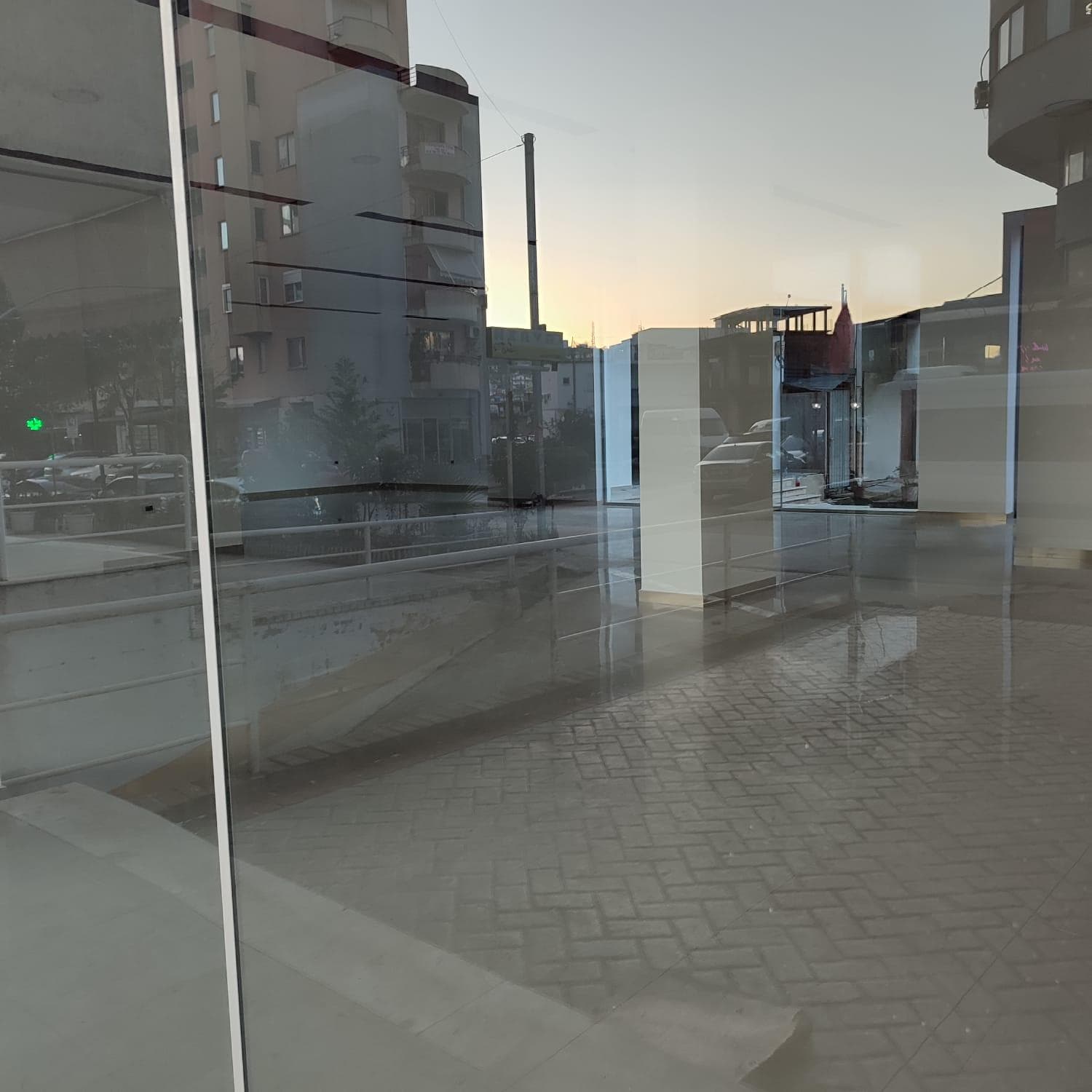 Dyqan për Qira në Astir, Tiranë - 1000€ | Sipërfaqe 200m² 2