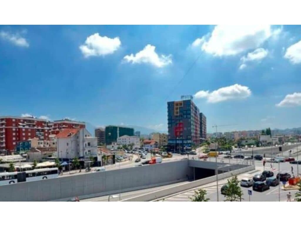 Dyqan Për Shitje në Yzberisht, Tiranë - 145,000€ | 47.78 m²