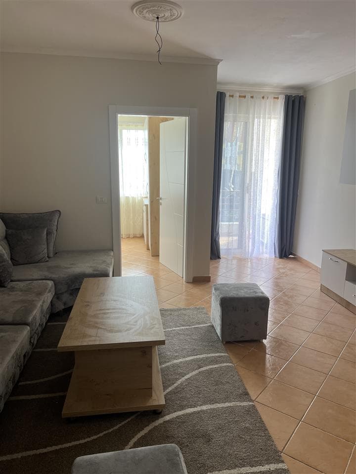 Apartament me qera ne Yzberisht 4