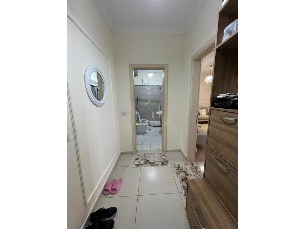 Shitet apartament 1+1+verande ne Kamez 2