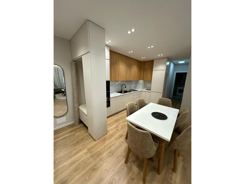 Apartament 2+1 Me Qira tek Rruga e Kavajes, përballë " Kompleksit Delijorgji" Tiranë - 900€ | 95 m² 2