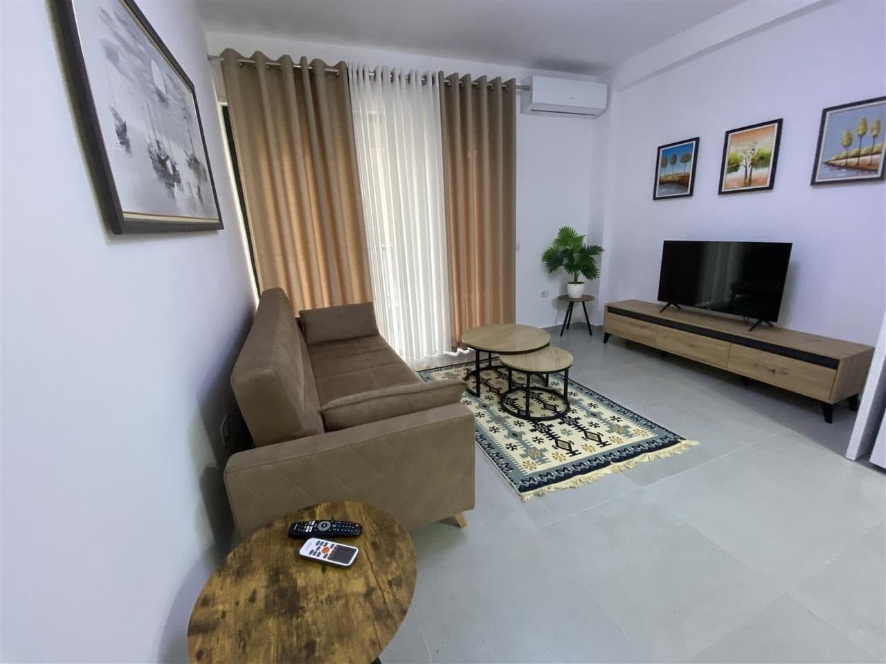 Jepet me qera apartament 1+1 Tek Rruga e Durresit