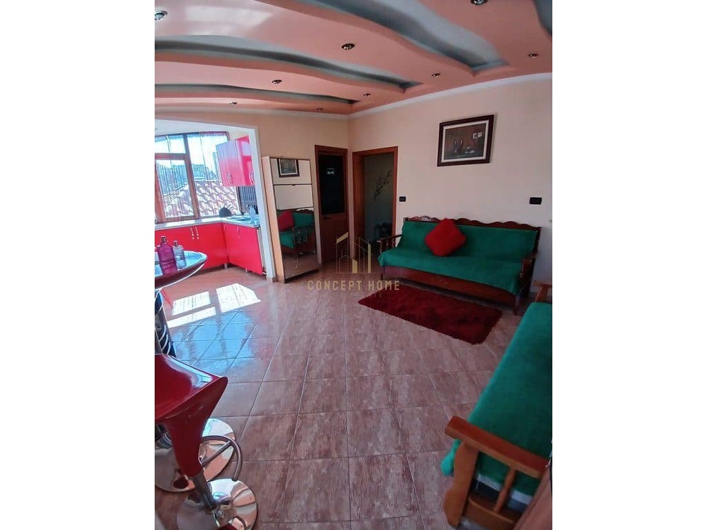 Jepet me qera apartament 2+1 ne Shkoze/Cmimi: 350 Euro/Muaj 3