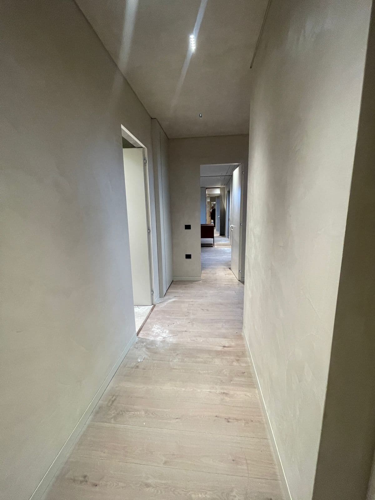 Jepet me qera apartament 1+1 + Parkim Lion Park 3