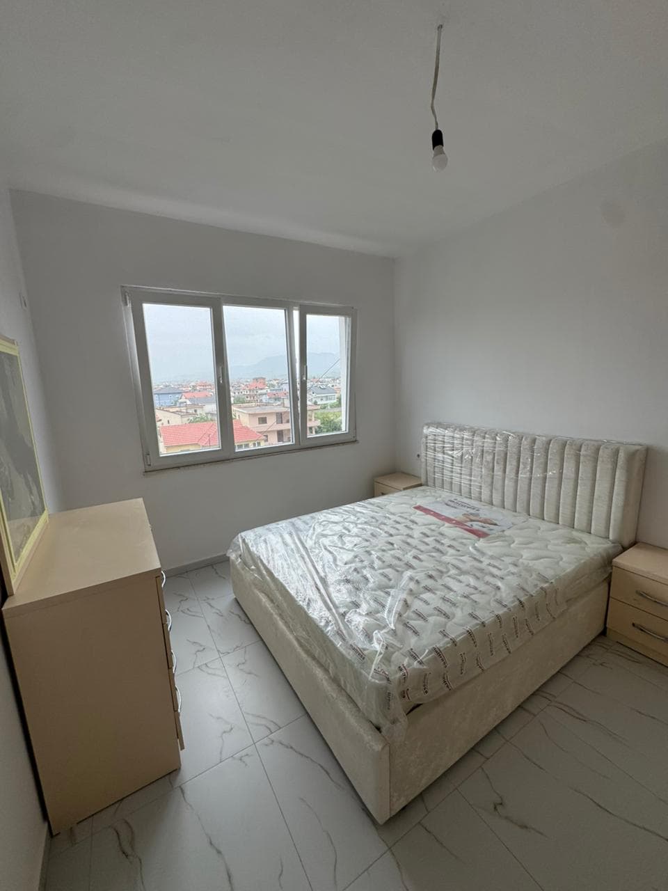 Jepet me qera Apartament 2+1 ne Bathore 3