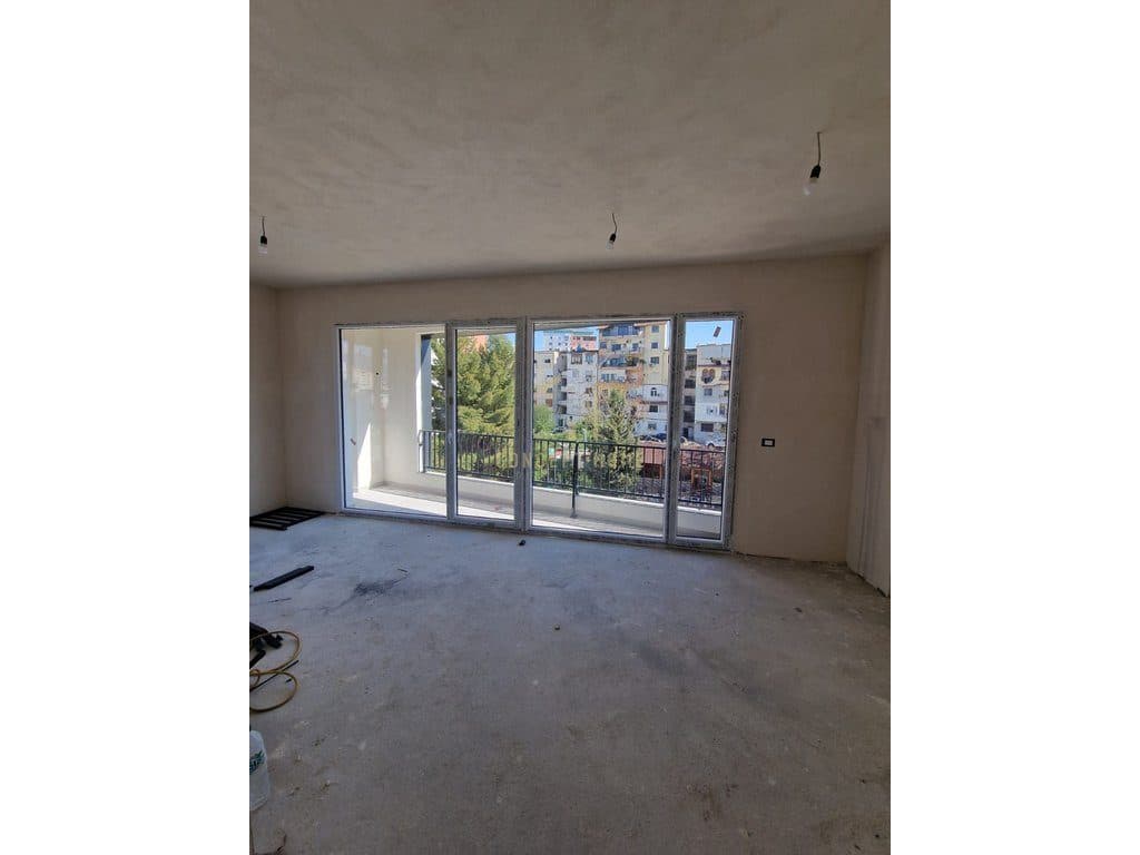 Shitet apartament 2+1+2 ne Ali Dem, Siperfaqe 104.52 m2
