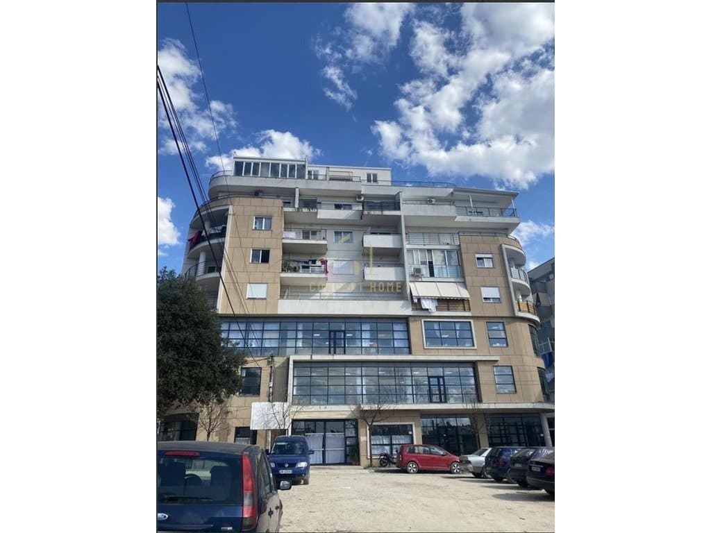 Shitet apartament 2+1 Ne Shkozë 2