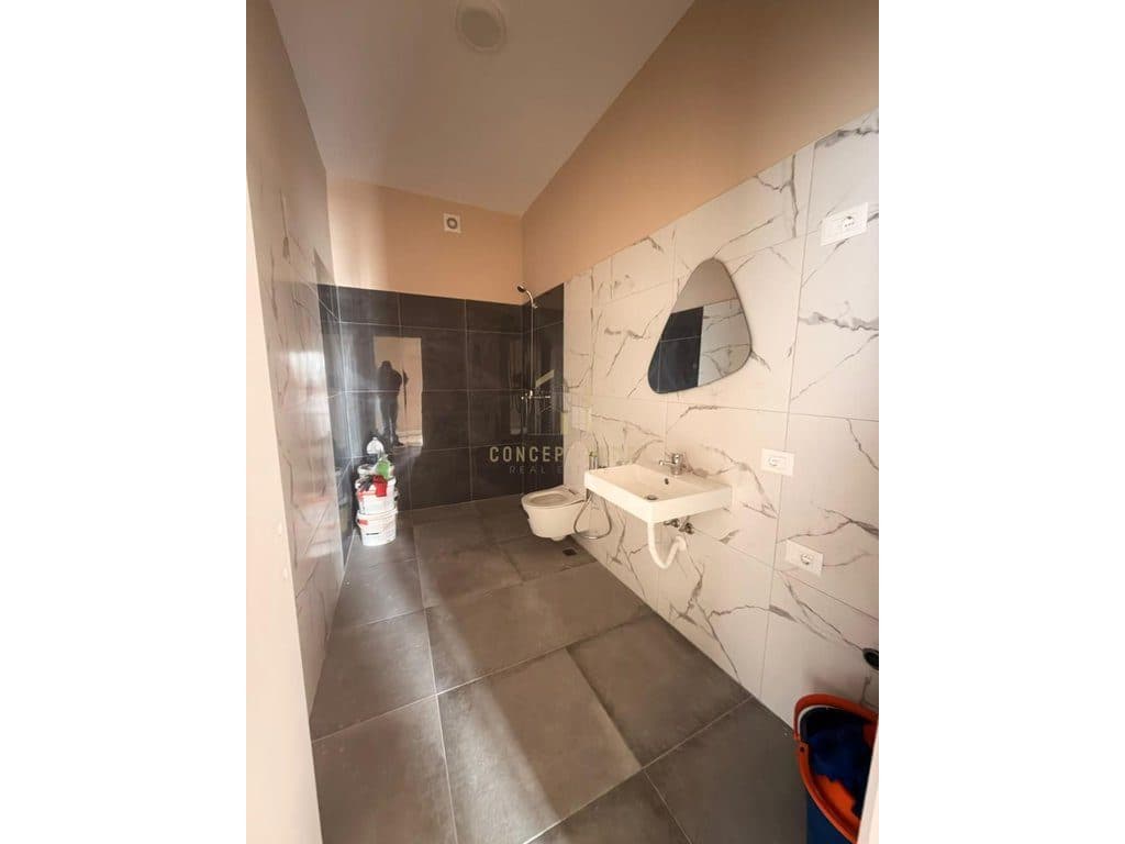 Shitet apartament 1+1 ne Sauk ,Tirana Porta e Re 4