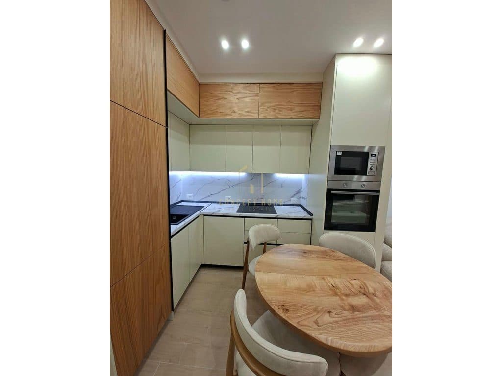 Jepet me qera apartament 1+1 tek Bulevardi i Ri/ Altura Trade Center Residence 3