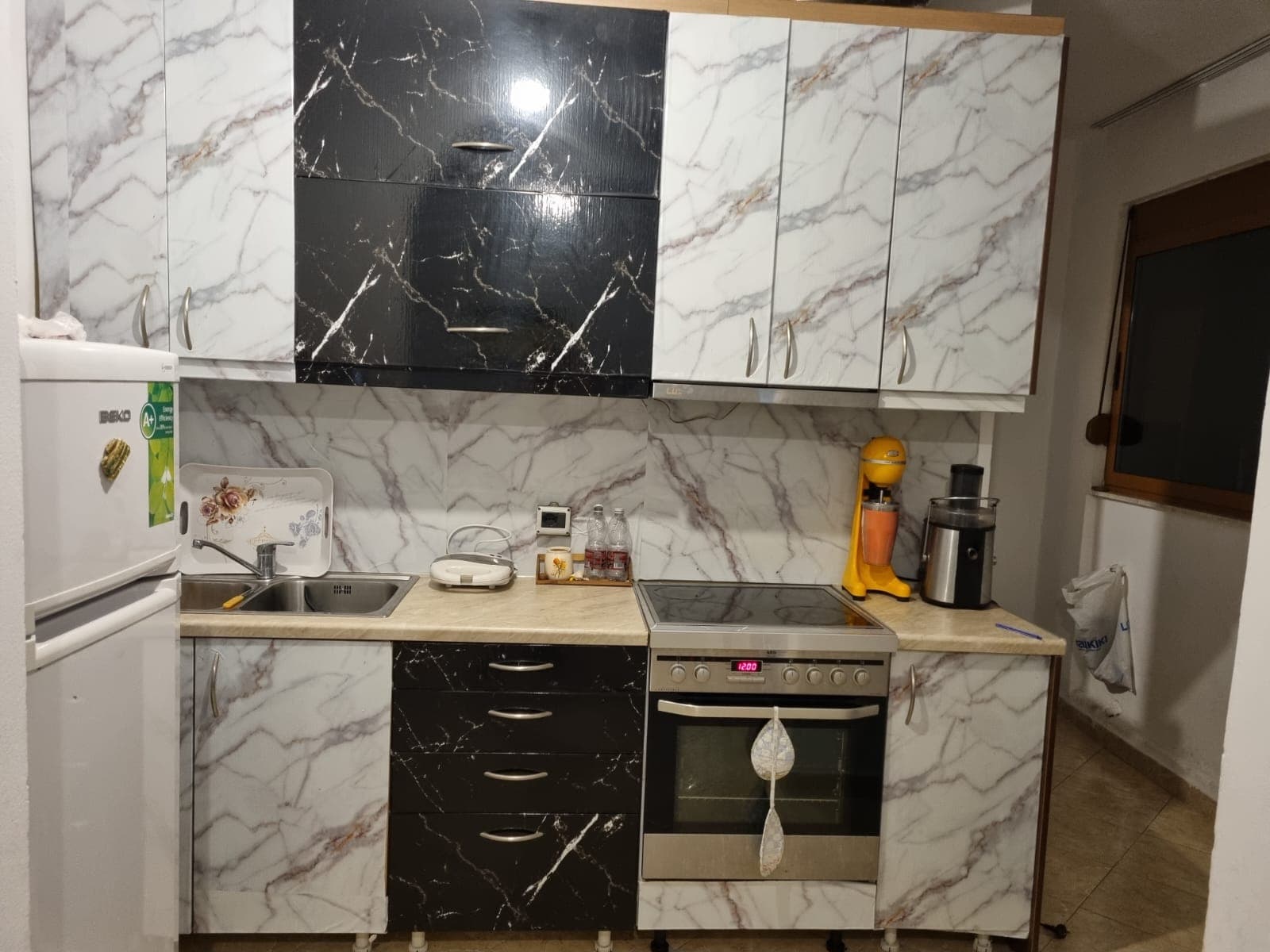 Jepet apartament me qera 2+1 tek Rruga e Kavajes 2