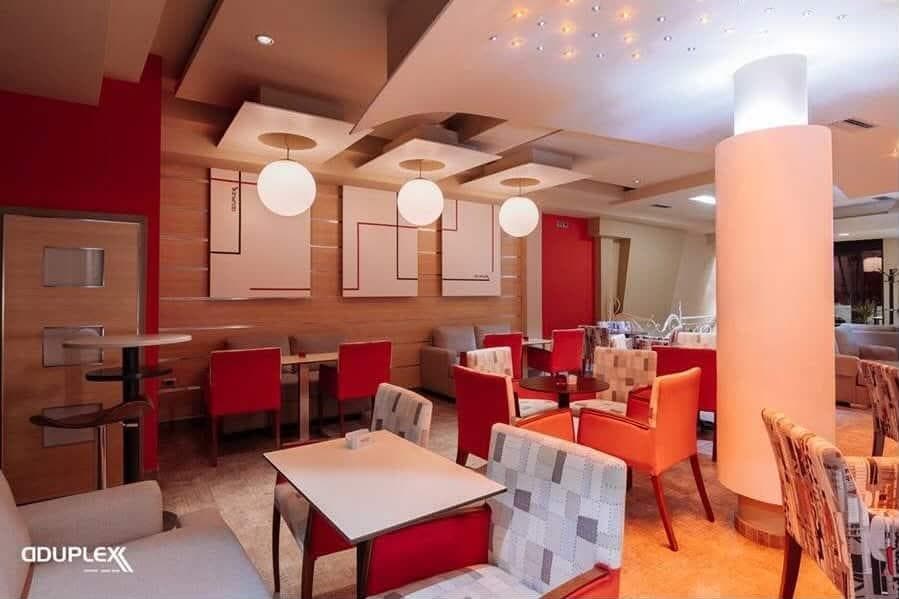 Jepet me qera lokal Duplex ne Korce - 1500€ | 370 m²