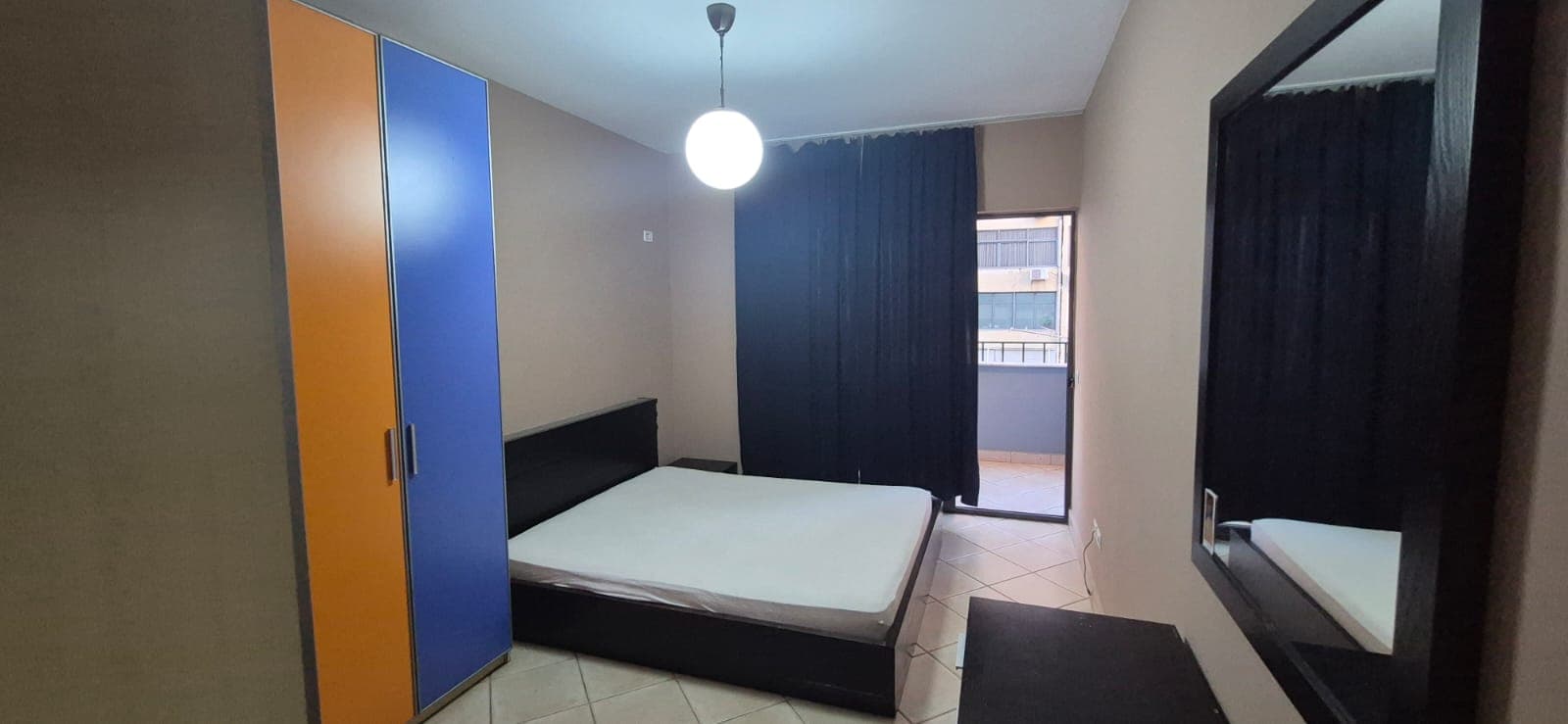 Jepet me qera apartamenti 2+1 te 21 Dhjetori 3