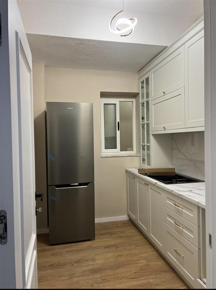 Jepet me Qira Apartament 1+1 tek Rruga e Elbasanit 3