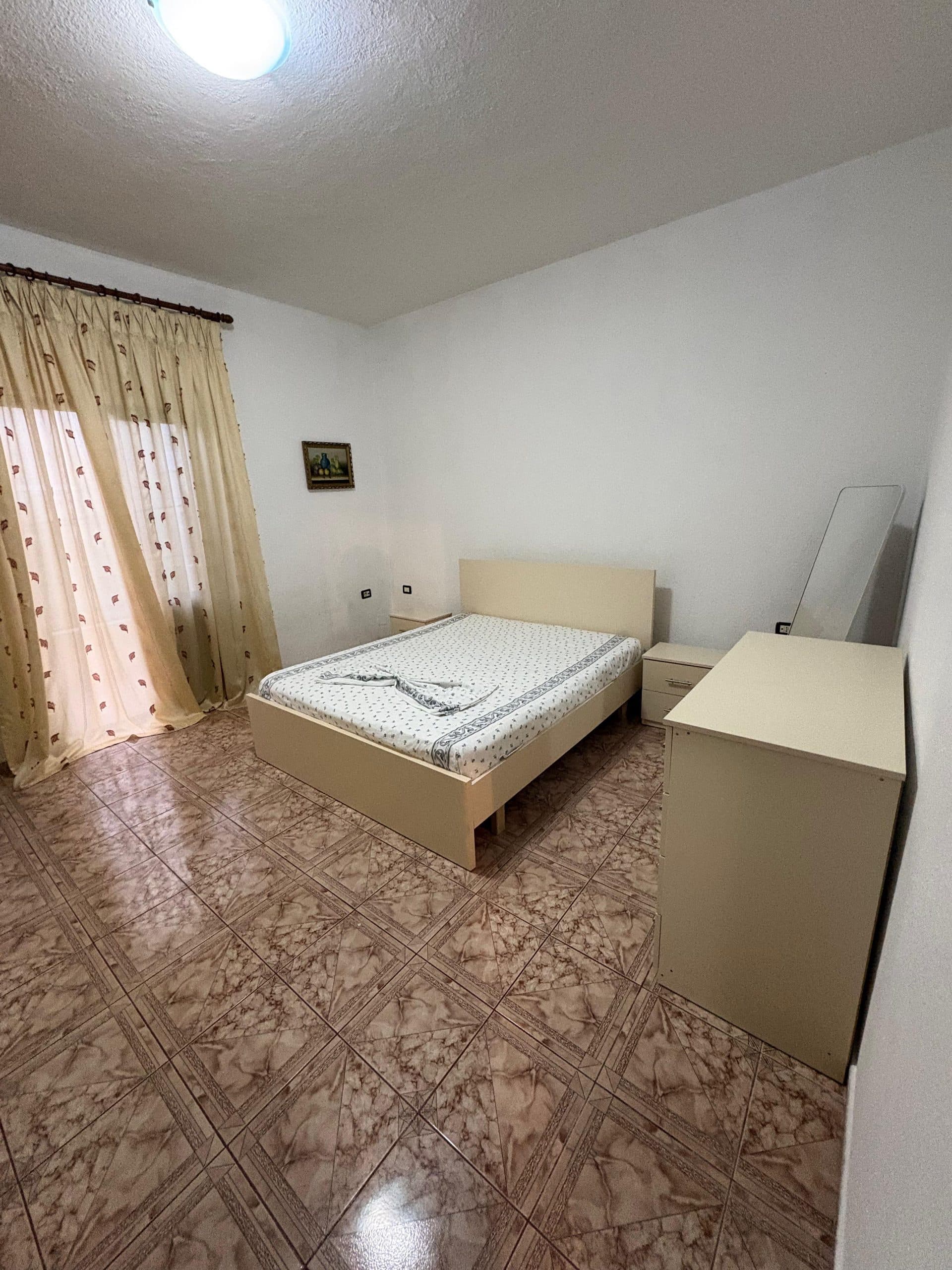 Apartament 2+1 Me Qira në Rruga Jordan Misja, Tiranë - 350€ | 95 m² 2