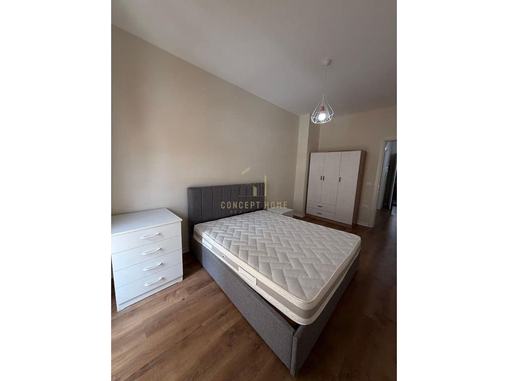 Jepet me qera Apartamenti 1+1 ne 5 4