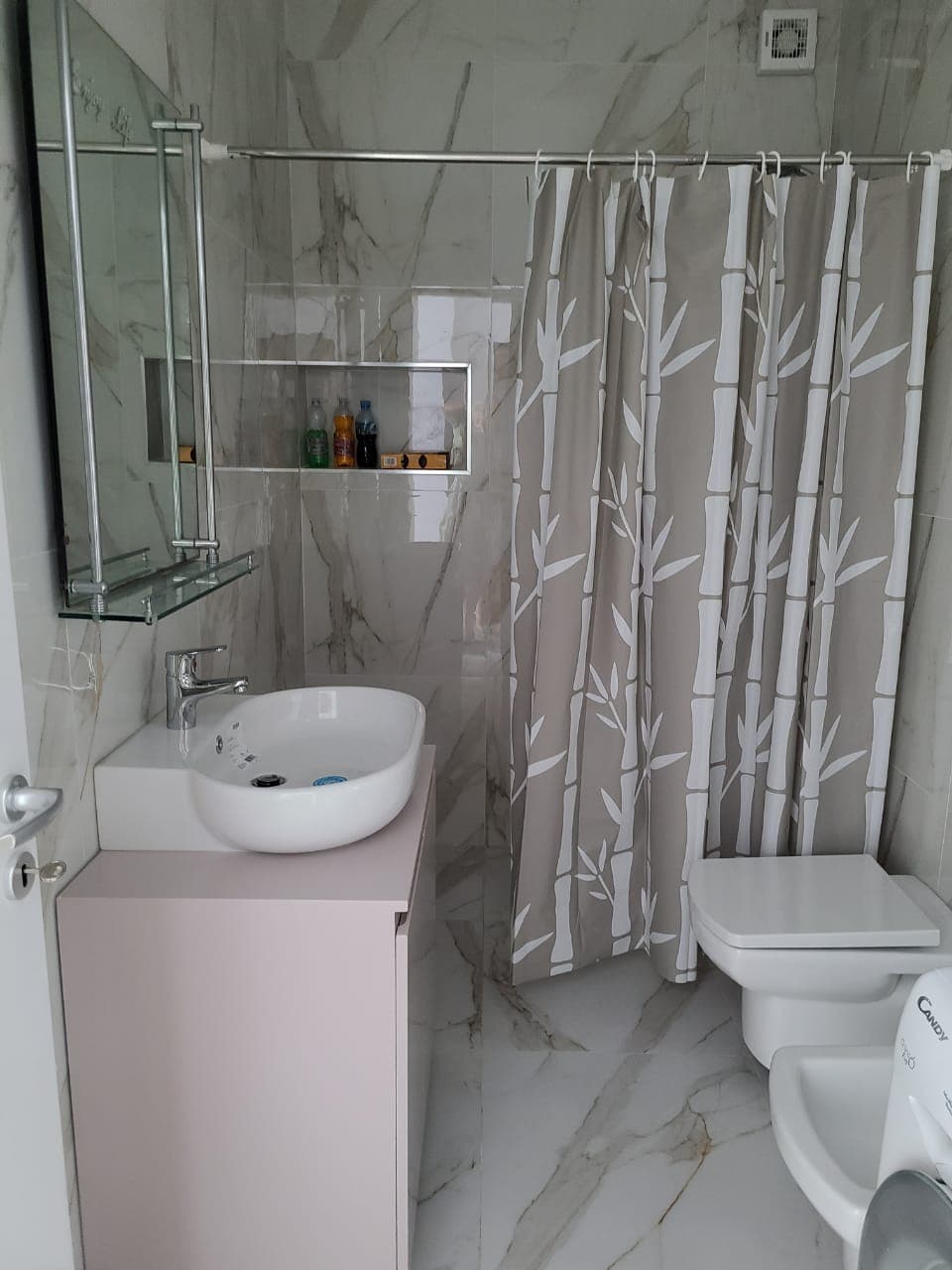 Jepet me qera Apartament 1+1 te Univers City 3