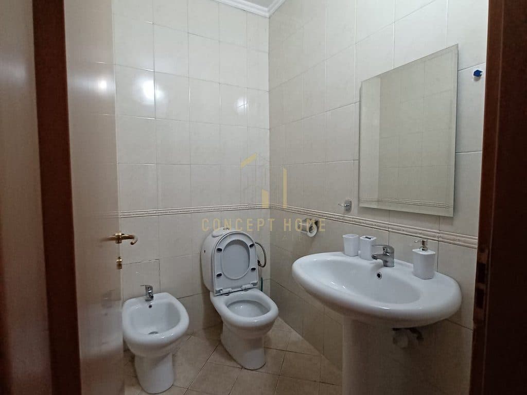 Shitet Apartament 2+1 Ne Qender 3