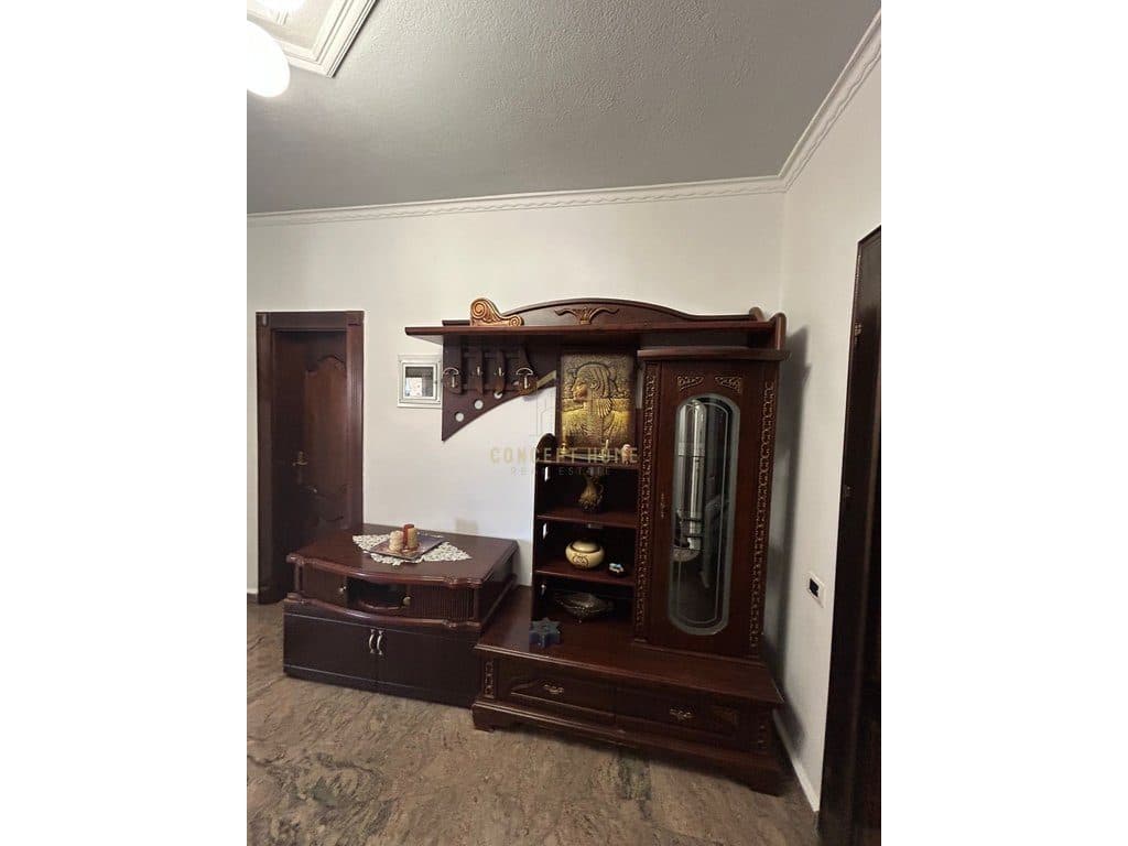 Jepet me qera apartament 2+1 Bulevardi Zogu 1 4