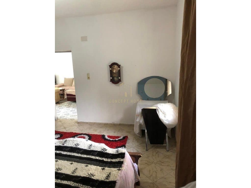 Jepet me qera shtepi private 2+1 Mbrapa Fakultetit Mjeksise 4