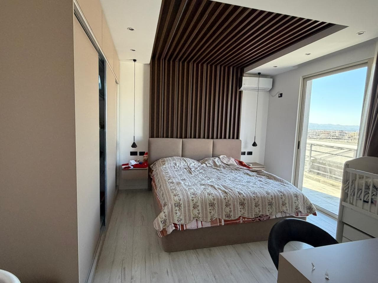 Shitet Super Penthouse 2+1+2 + Verande ne Shkoze. 3